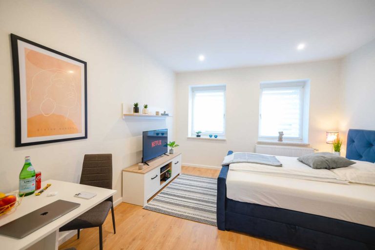 ferienwohnung-übernachtung-gera-monteurzimmer-unterkunft-2-personen-airbnb-pension-frei-buchbar-appartment